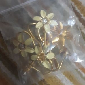 Diamond and gold trinket